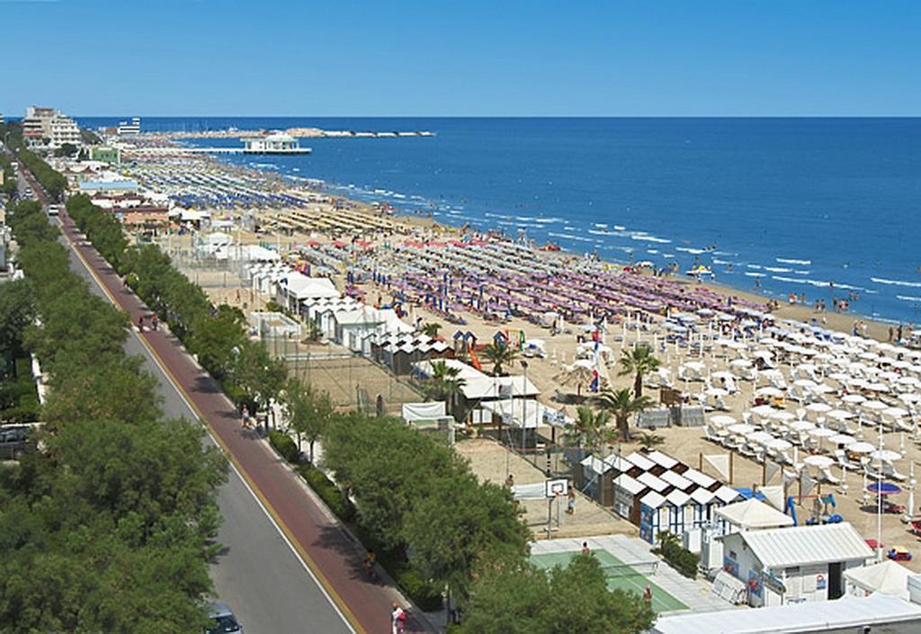 Hotel Vienna Senigallia Exterior photo